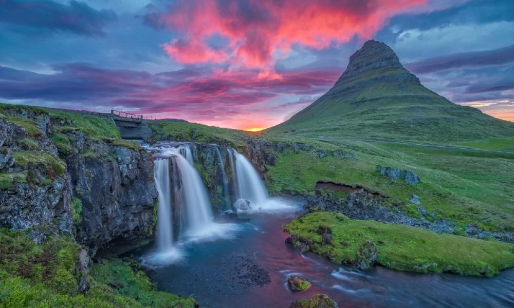 H Ισλανδία ανοίγει τα σύνορα για τουρίστες που έχουν κάνει εμβόλιο